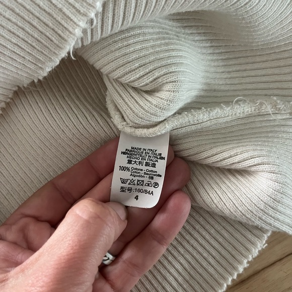 Brandy Melville sweater - Picture 6 of 8